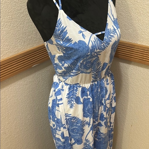 My Michelle Pants - My Michelle Floral Blue and White Criss Cross Strap Wide Leg Jumpsuit Size 5!